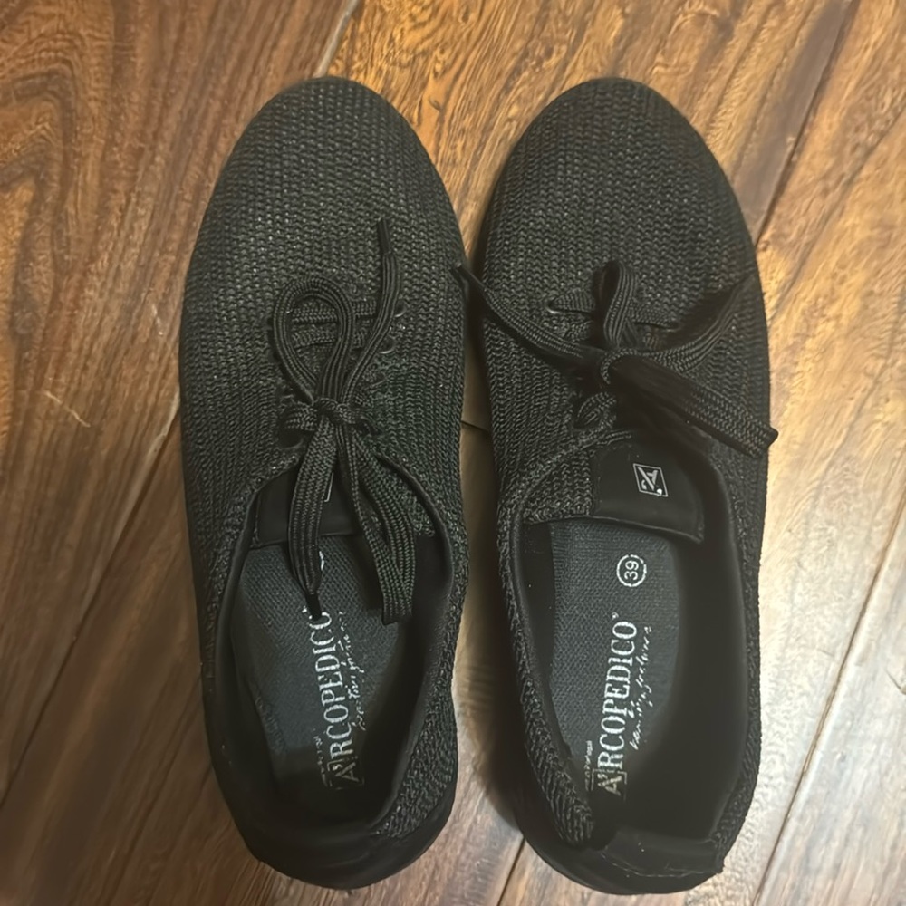 Women’s comfort shoes. Easily packable. Great for vacation